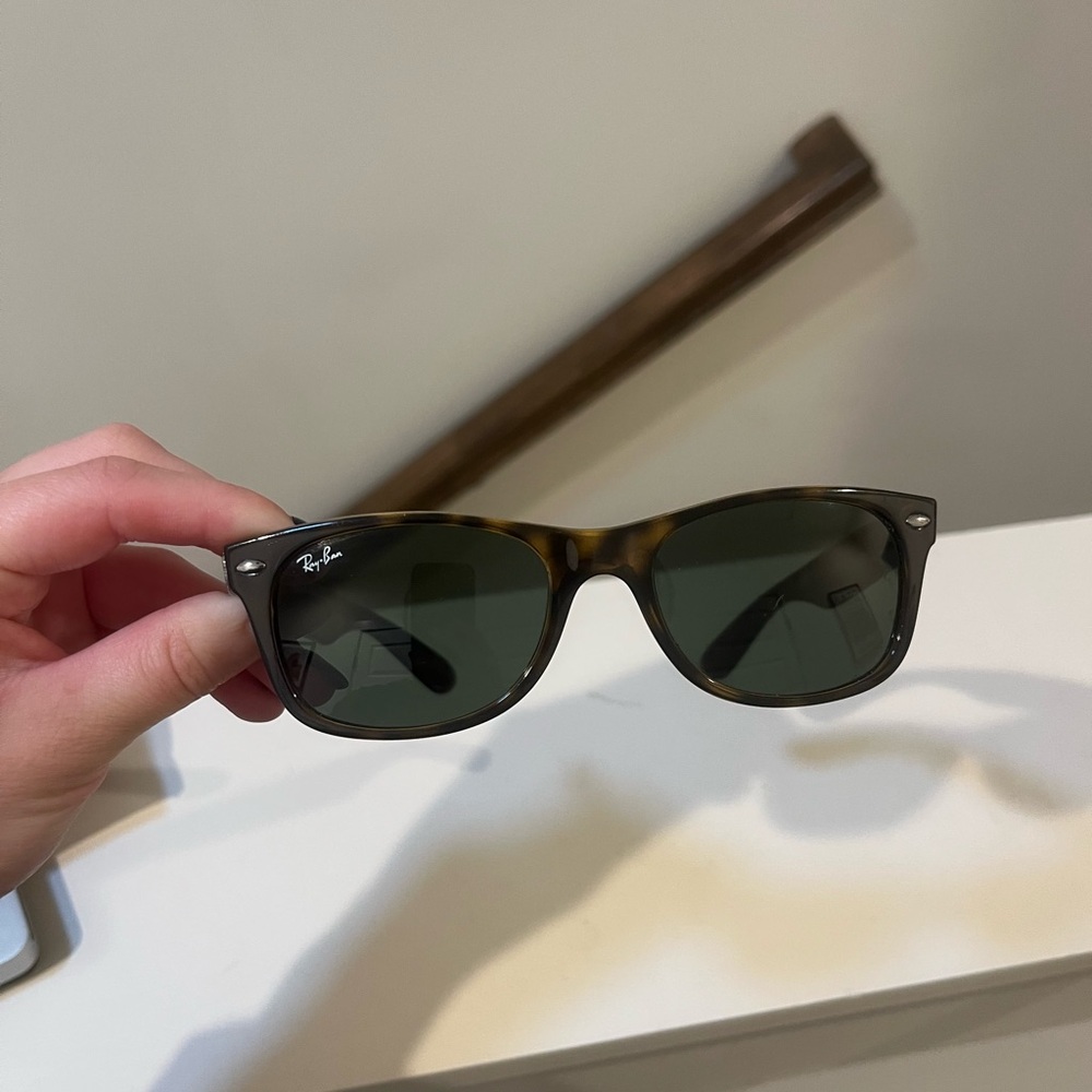Ray-Ban New Wayfarer Brown Tortoise Sunglasses - Picture 2 of 5